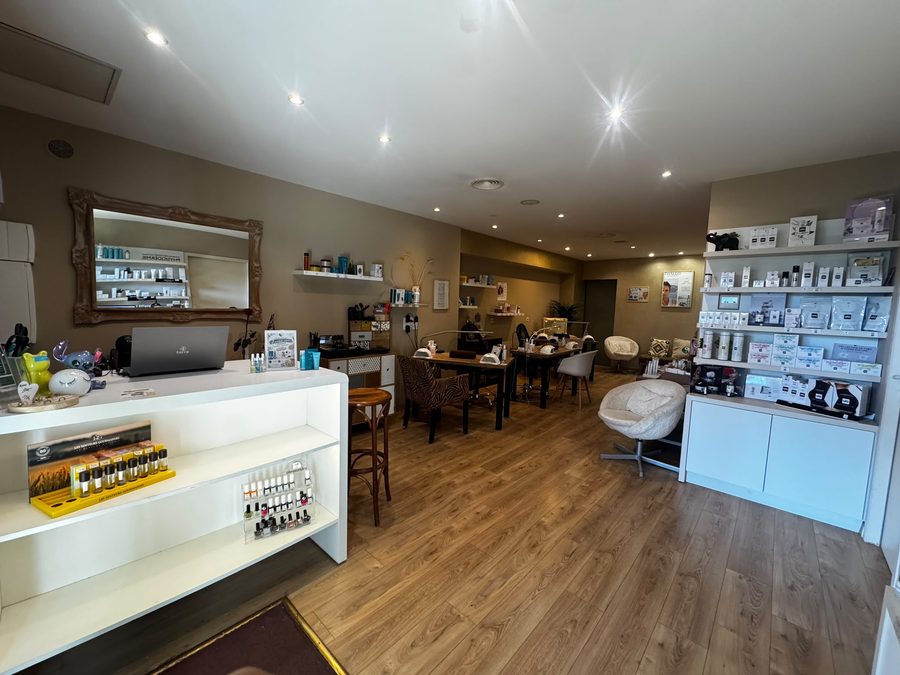 Espace d'accueil et boutique de l'institut Secrets de Beauté Marie-Fleur, Rochefort-du-Gard