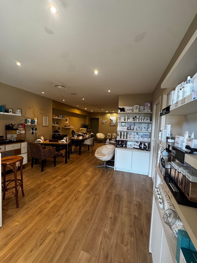 Espace d'accueil et boutique de l'institut Secrets de Beauté Marie-Fleur, Rochefort-du-Gard