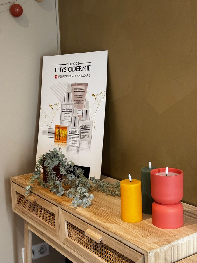 Espace conseil et produits de l'institut Secrets de Beauté Marie-Fleur, Rochefort-du-Gard